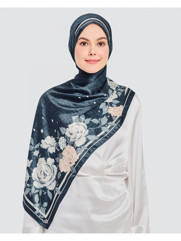 THE 8IRTHDAY COLLECTION - FLORAL MONOGRAM SHAWL - DARK BLUE