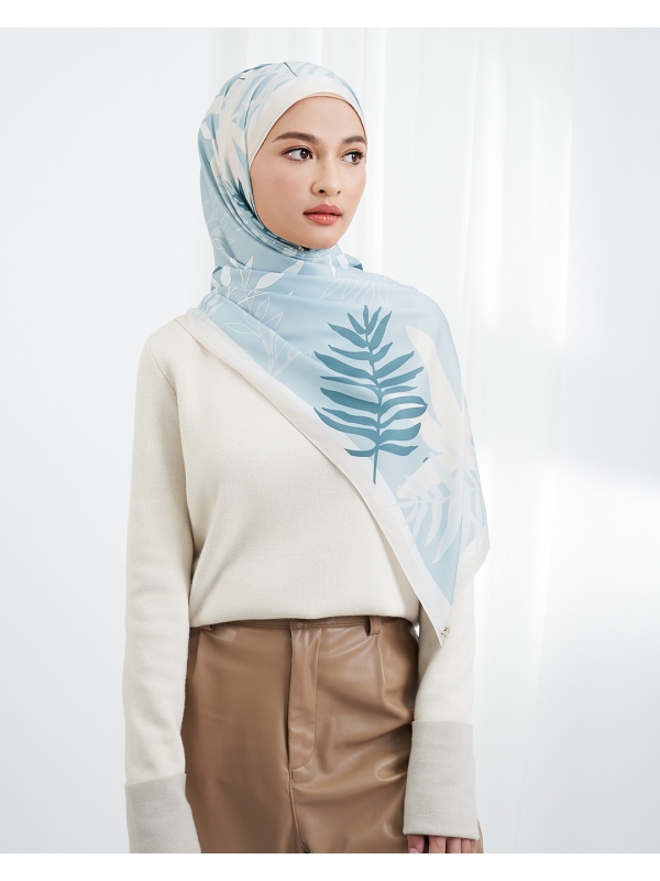RESORT SHAWL - ICY BLUE