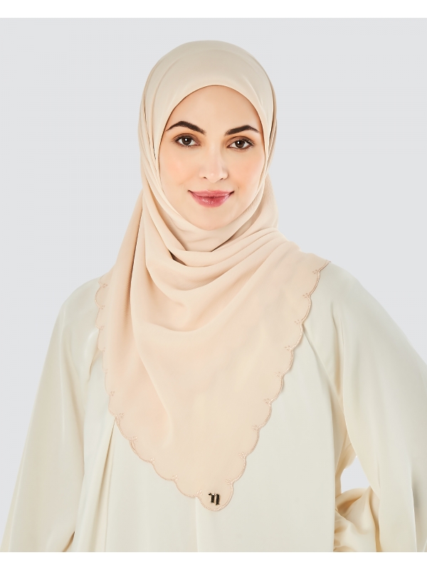 SALOMA EMBROIDERED TEXTURED SQUARE - NUDE
