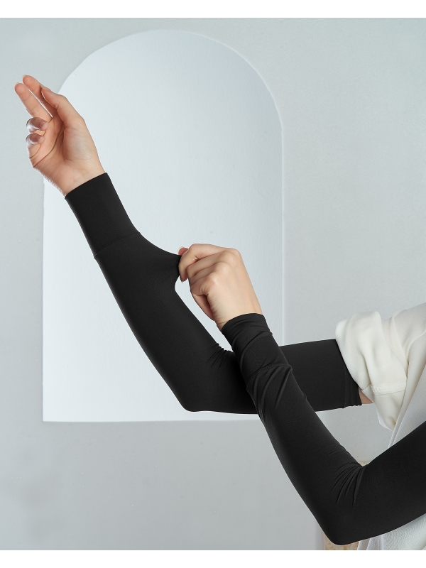 NWEAR AURA HAND SOCKS - BLACK