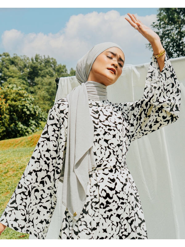 X-PRESS NAHLA DRESS - VANILLA