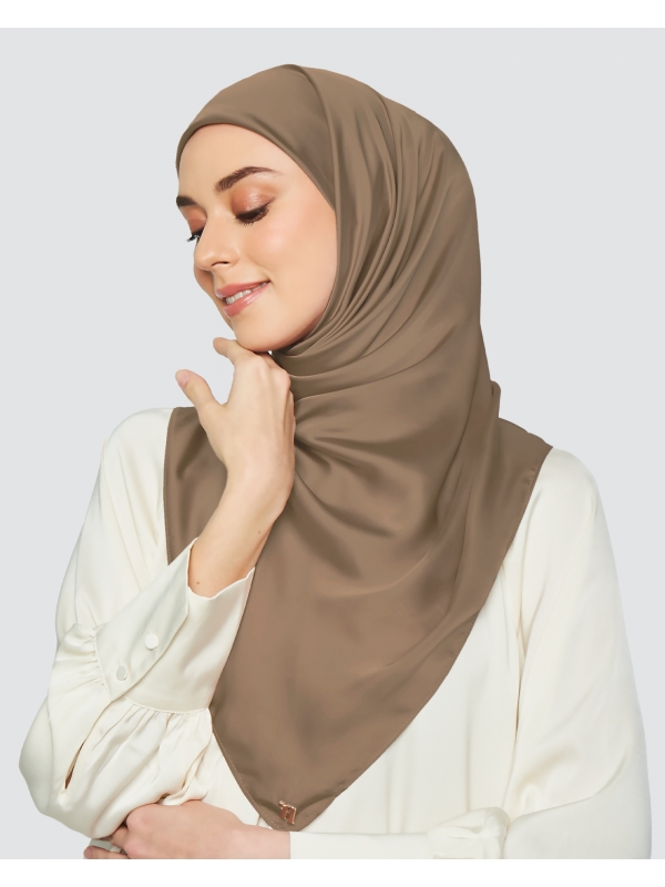 SWARA SATIN SQUARE - BROWNIE