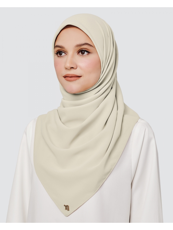 MAYA MATTE SATIN SQUARE - NOUGAT