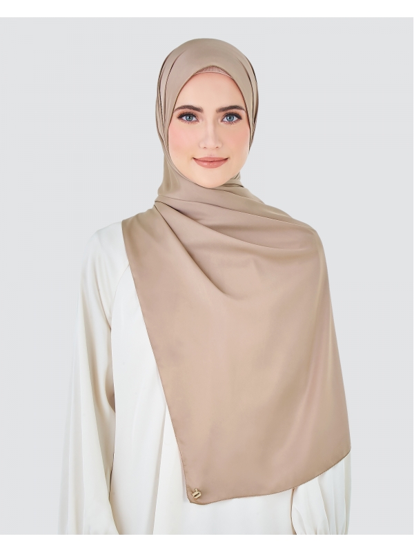 EILA SATIN SHAWL - PECAN