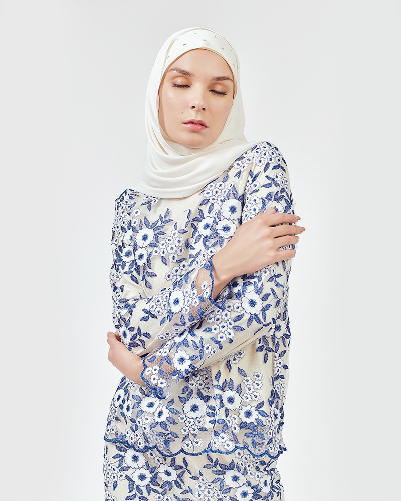 MADELINE - BLUE ON CREAM