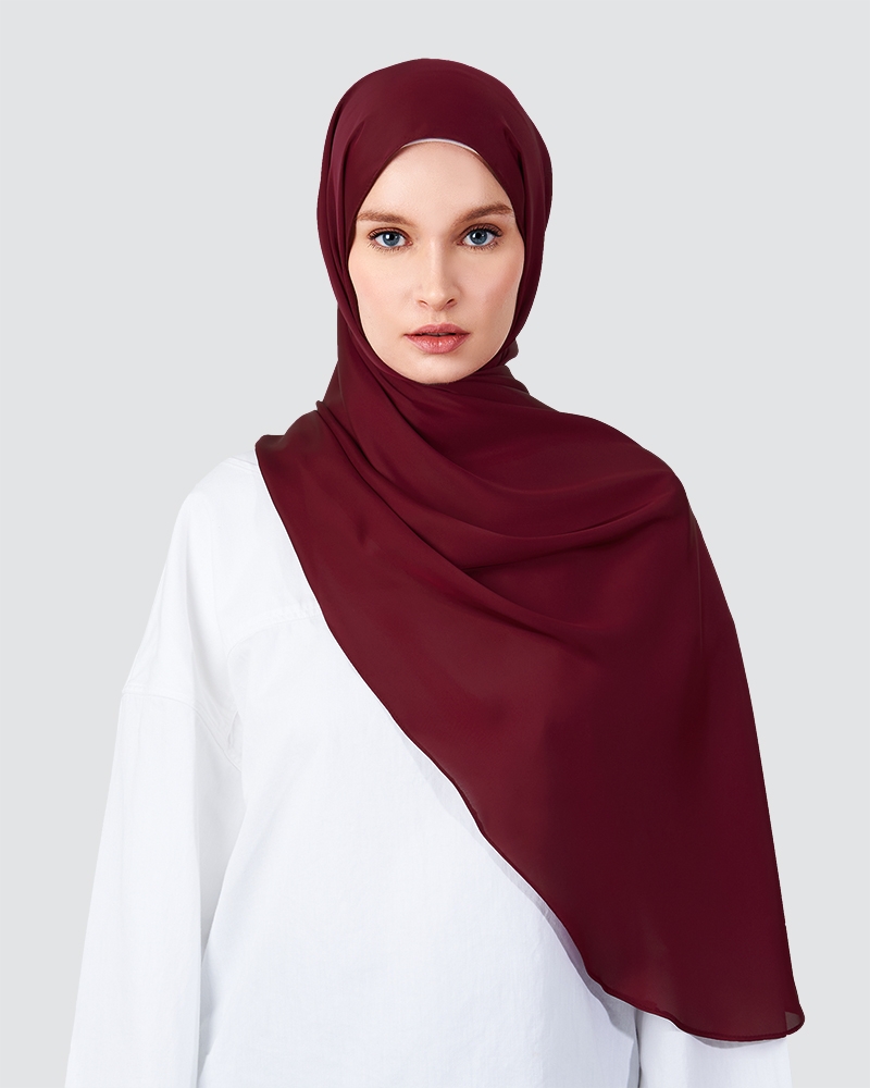 SWARA SATIN SHAWL - BRIGHT BLOODRED