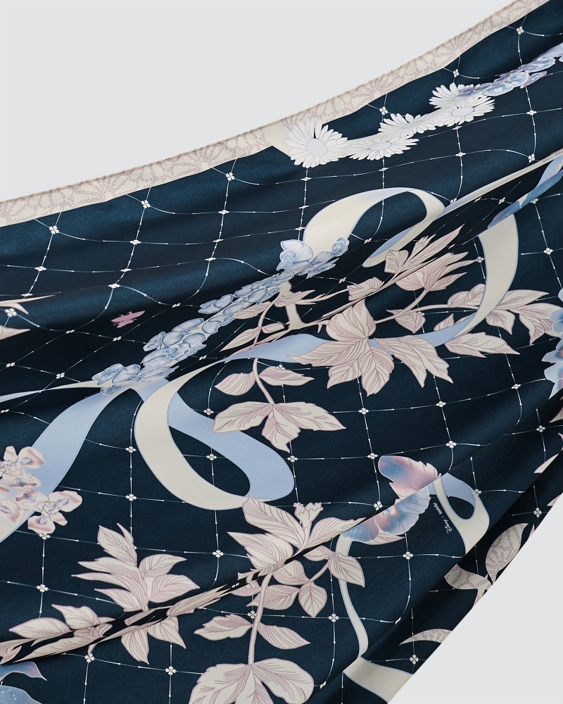 DISNEY X NAELOFAR - ALICE IN WONDERLAND SHAWL - NAVY BLUE
