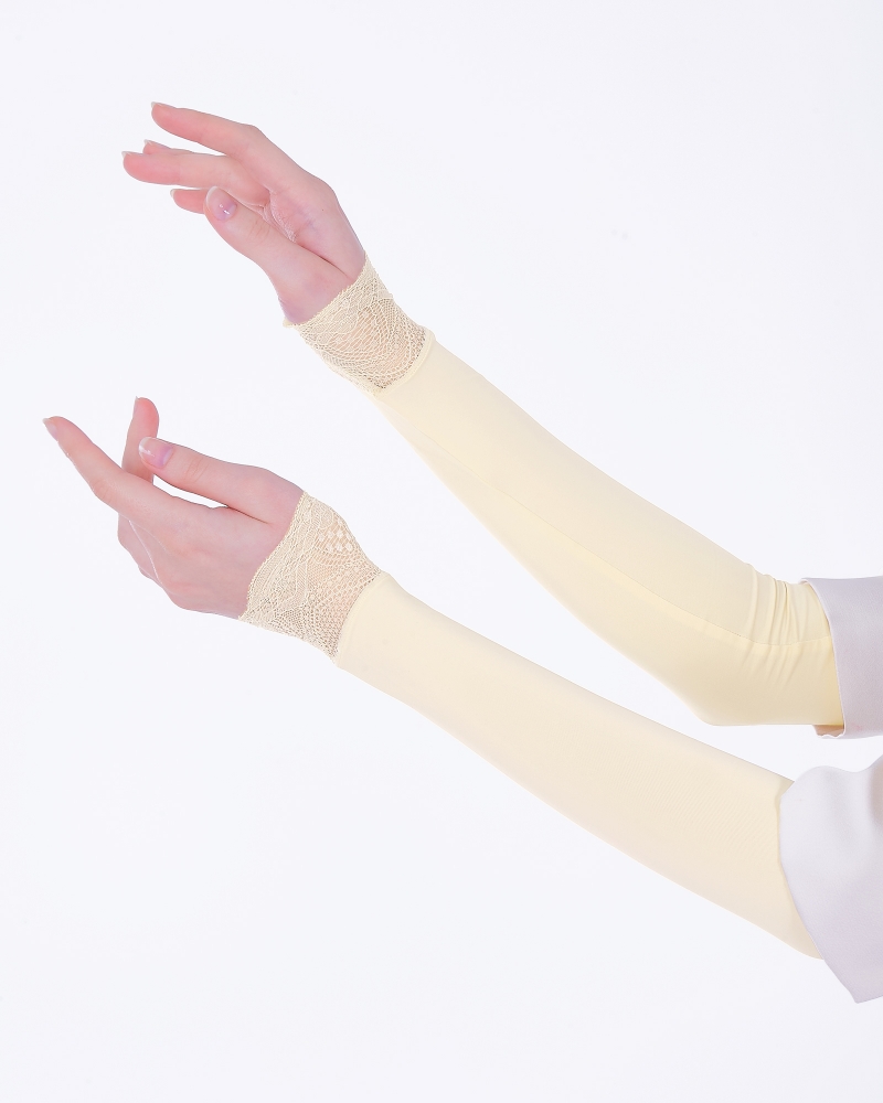 NWEAR AURA LACE HAND SOCKS - CREAM