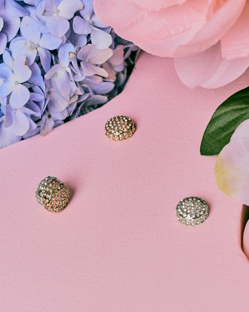 CRYSTAL MAGNETIC PIN - SILVER