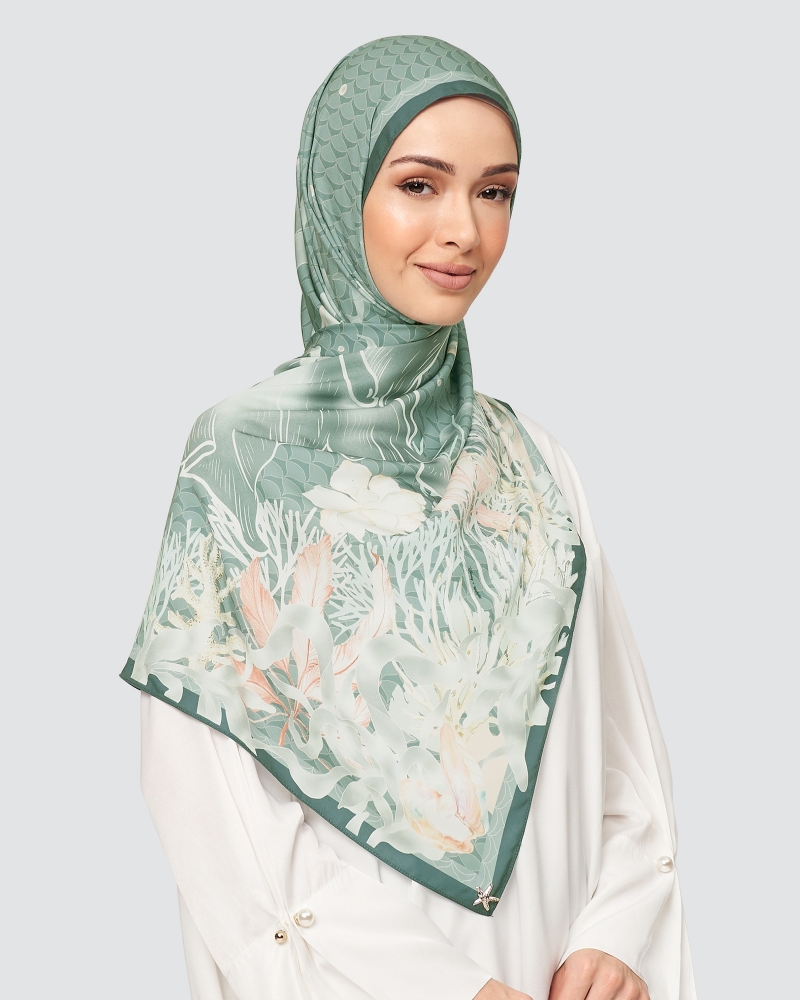 DISNEY X NAELOFAR - THE LITTLE MERMAID SHAWL - GREEN