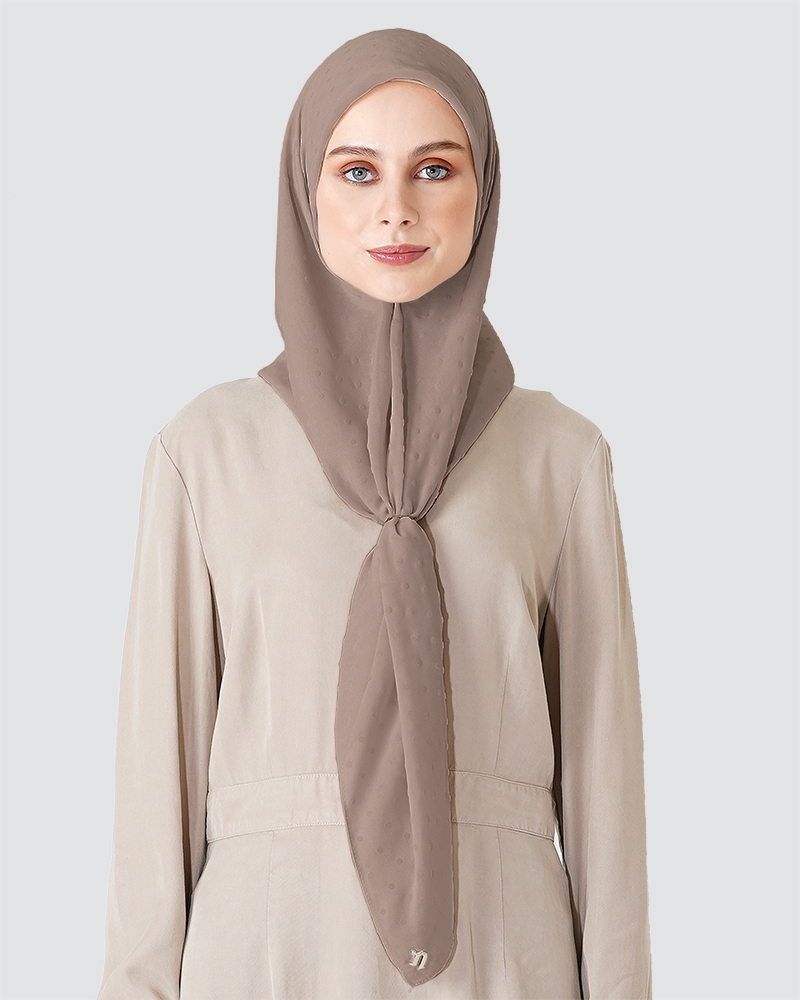 DOTTED SQUARE - VERY LIGHT BROWN RED