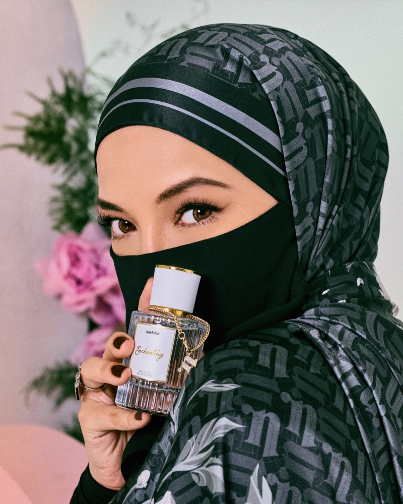 ENCHANTING EDT PERFUME