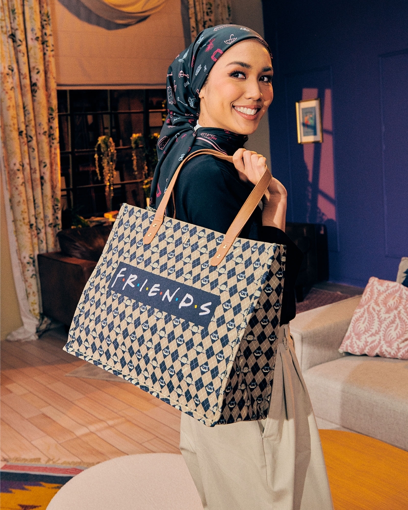 FRIENDS X NAELOFAR THE FRIENDS BAG - BLACK