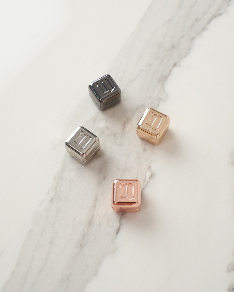 N LOGO MAGNETIC PIN SET