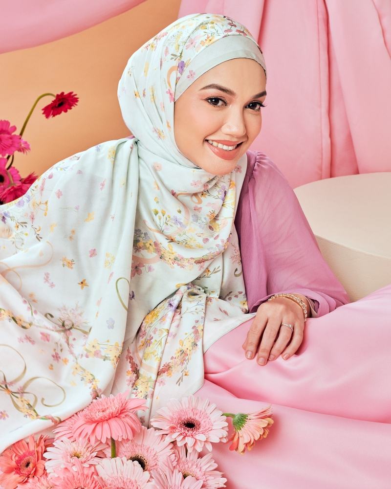THE BUNGA SERIES - INFINITE LOVE SHAWL - COSMOS