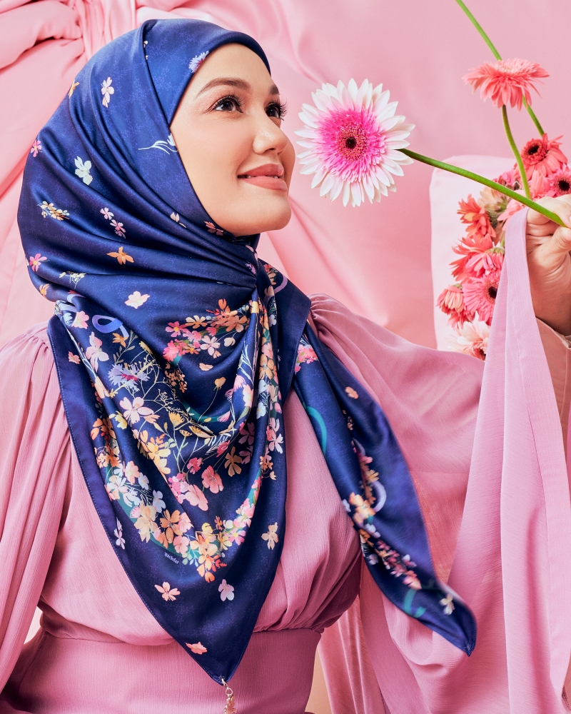 THE BUNGA SERIES - INFINITE LOVE SQUARE - BLUE LAVENDER