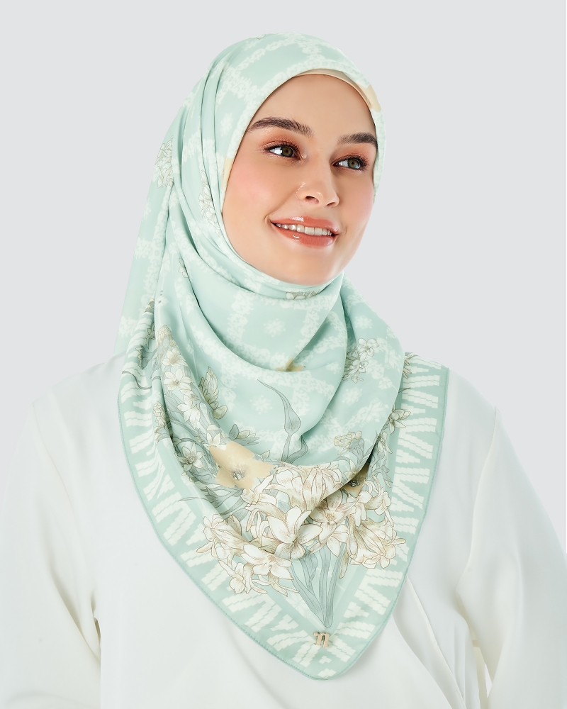KHATIJAH CRYSTAL SQUARE - BABY BLUE