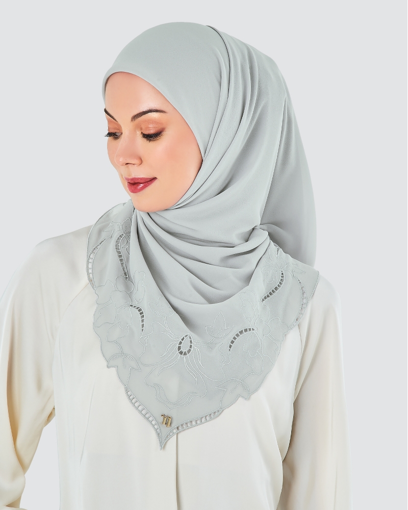 MAHSURI EMBROIDERED SQUARE - LIGHT GREY