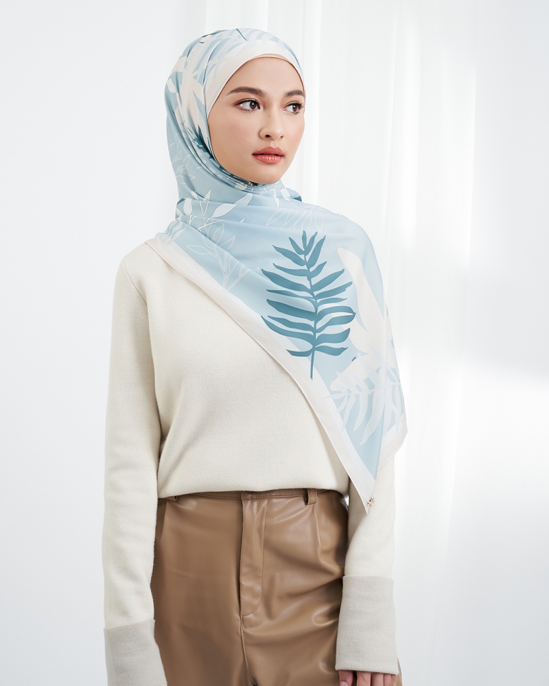 RESORT SHAWL - ICY BLUE