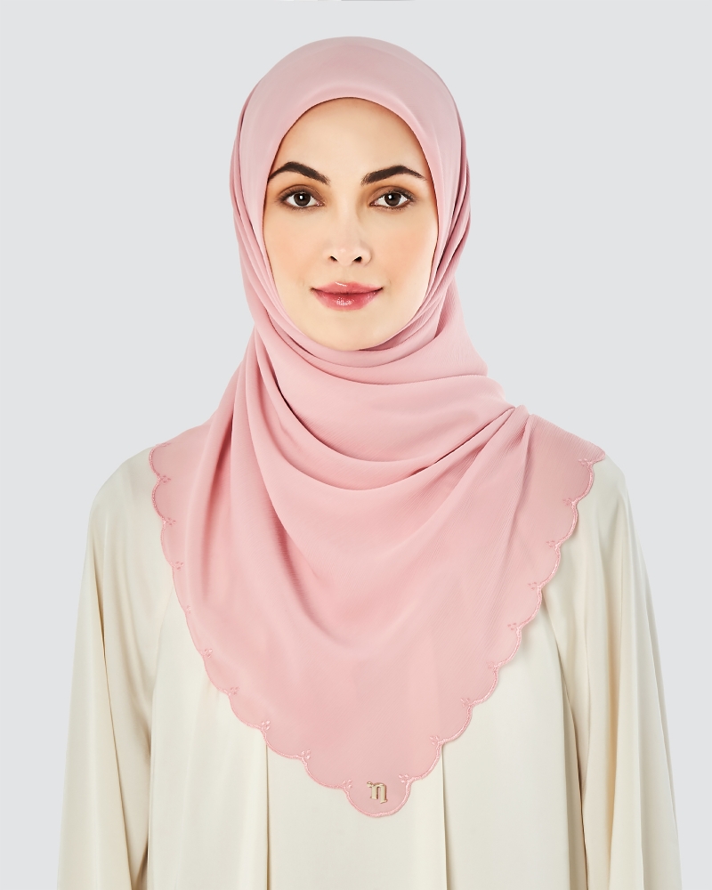 SALOMA EMBROIDERED TEXTURED SQUARE - BARELY PINK