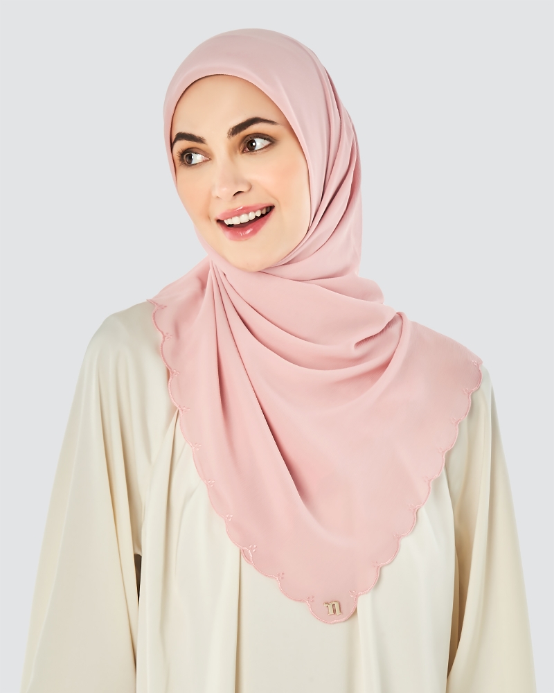 SALOMA EMBROIDERED TEXTURED SQUARE - PALE PINK