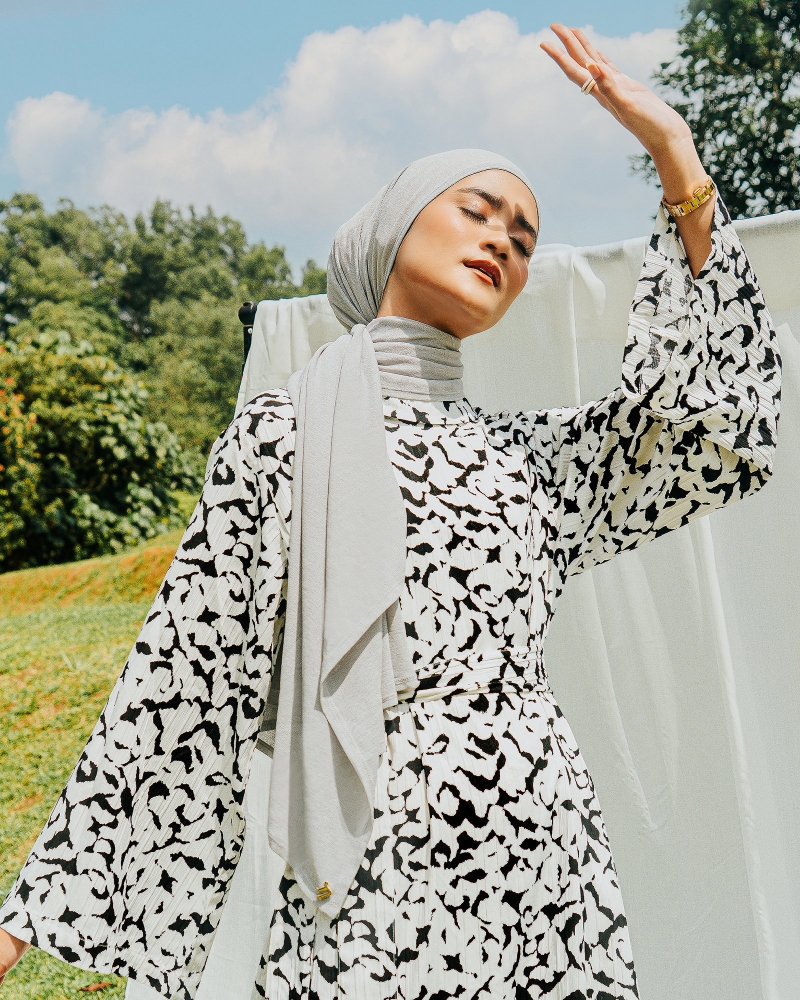 X-PRESS NAHLA DRESS - VANILLA