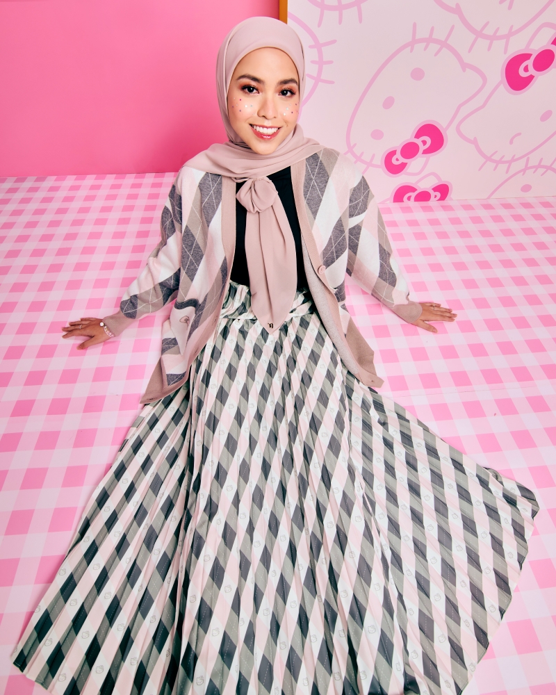 HELLO KITTY X NAELOFAR PLEATED SKIRT - TRUFFLE