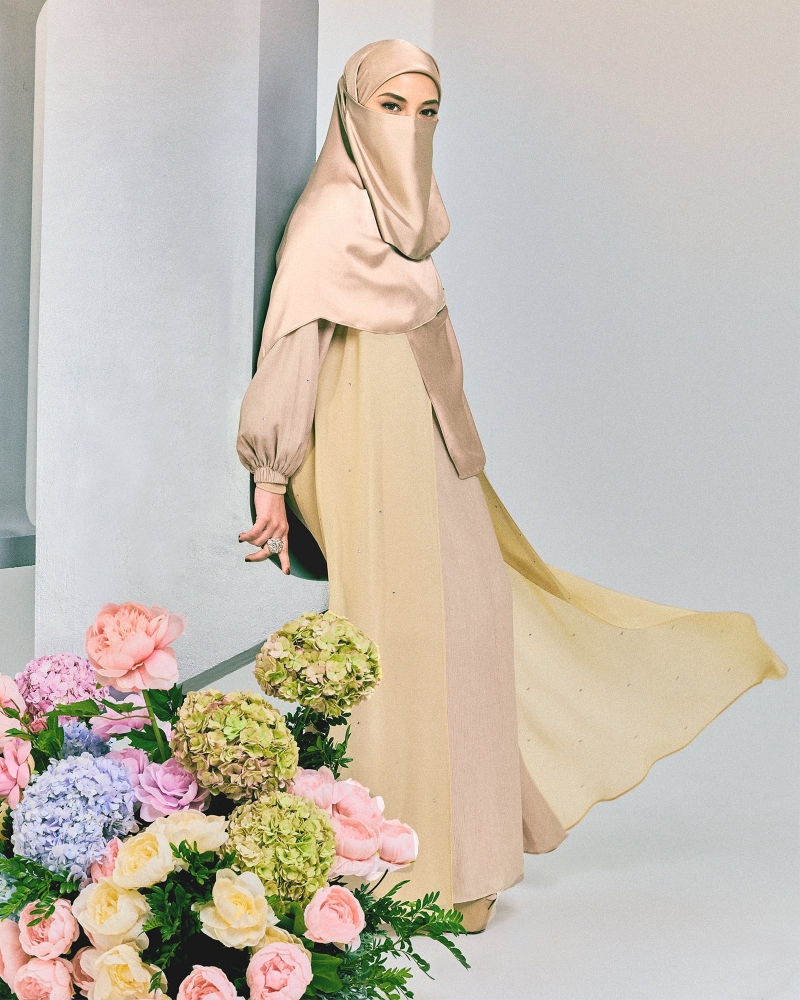 INARA EMBELLISHED ABAYA - DEEP SAND