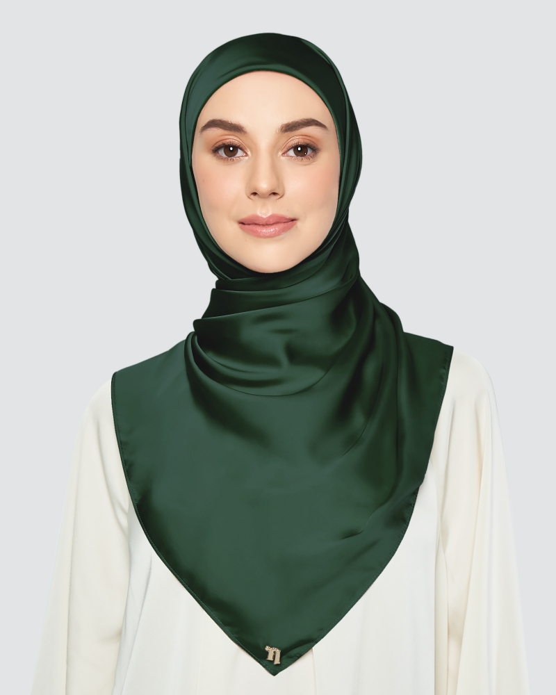 SWARA SATIN SQUARE - DARK GREEN