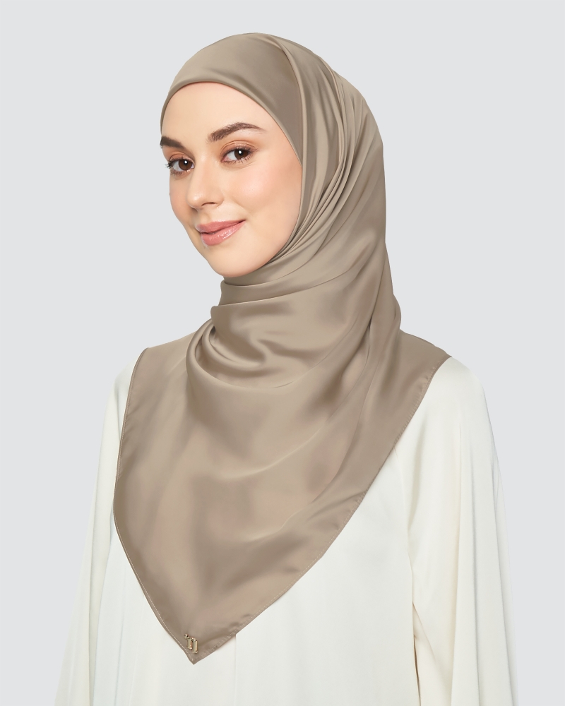 SWARA SATIN SQUARE - SOFT IVORY